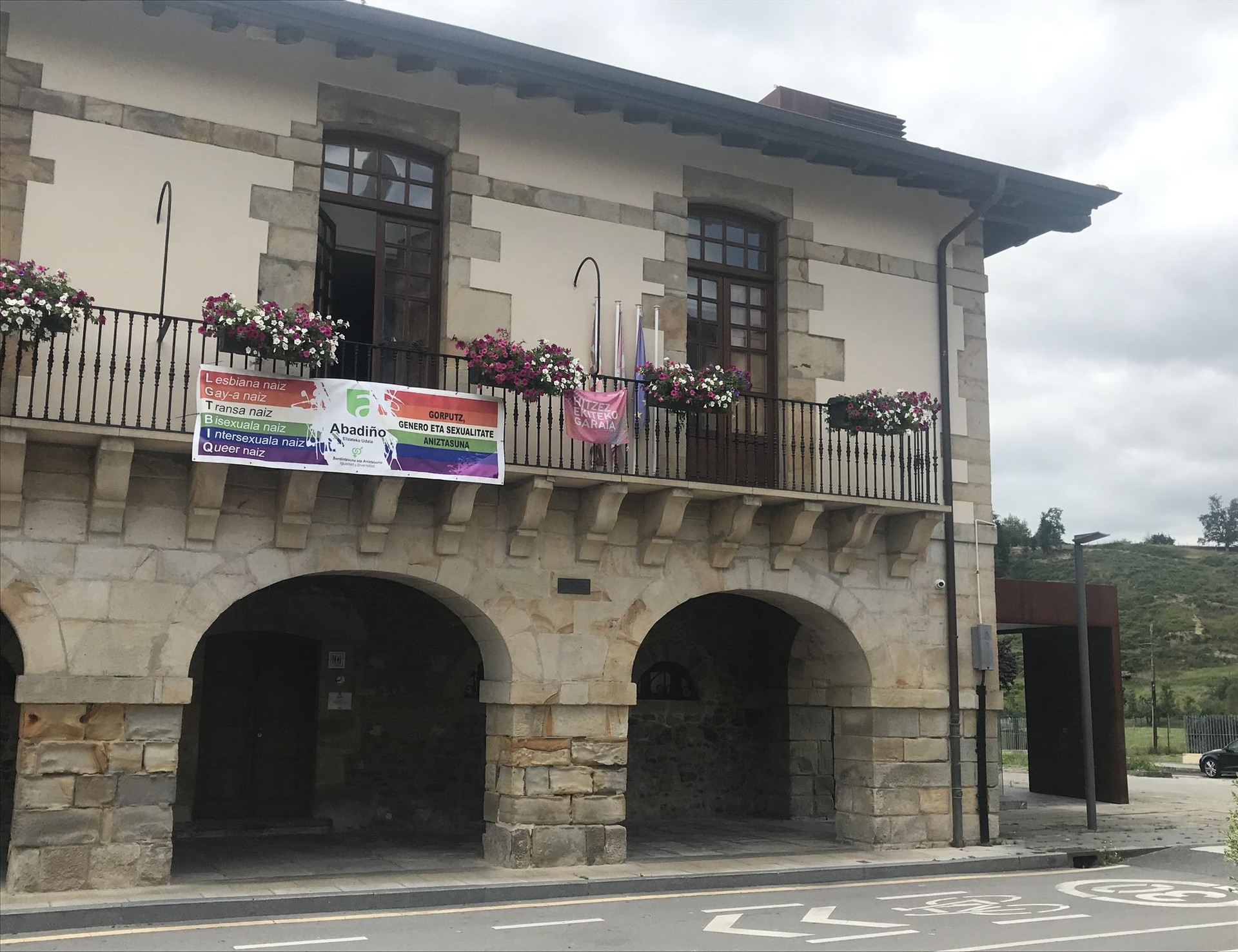 Hiru dolu egun egingo dituzte Muntsaratzen hildako adin txikikoarengatik
