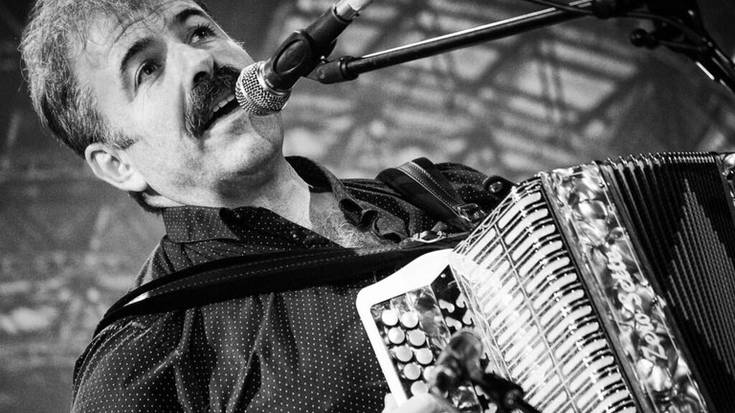 'Eta tira eta tunba'
