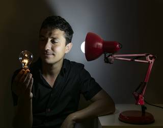 Nacho Diago magoaren argiak eta itzalak San Agustinen