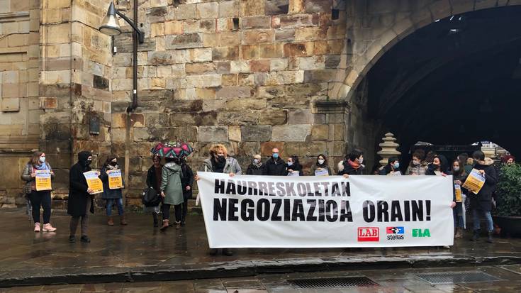 Hezkuntza Sailaren "utzikeria" salatu eta Haurreskolak Partzuergoko aurrekontua handitzeko eskatu dute sindikatuek