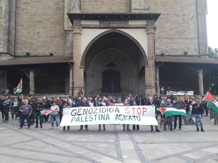 Palestinaren aldeko mobilizazioa egin dute Elorrion