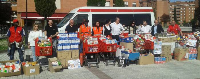 Jai solidarioan batutako janaria 50 familiren artean banatuko dute