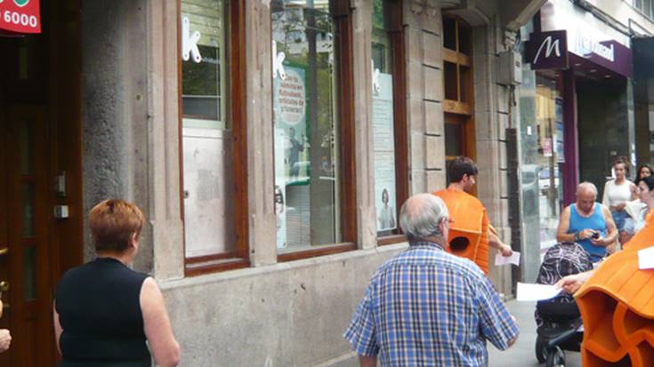 Kutxabanken izan da EH Bildu, etxegabetze eta etxe hutsen kopurua galdetzen