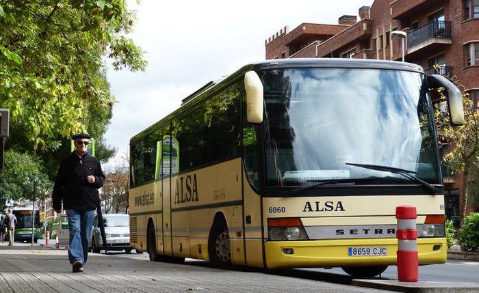 Durango-Gasteiz autobusaren kontratazioari alegazioak batzordean landuko dituzte