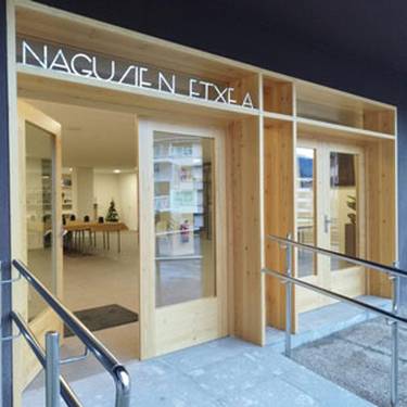 World Cafe: Emakumeen Etxeak