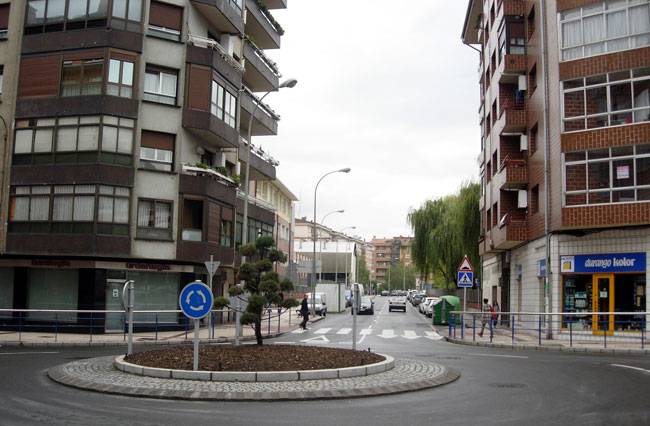 Sasikoa kaleko gazte lokal baten lapurreta egiteagatik atxilotu dute gizon bat