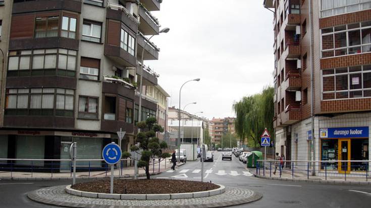 Sasikoa kaleko gazte lokal baten lapurreta egiteagatik atxilotu dute gizon bat