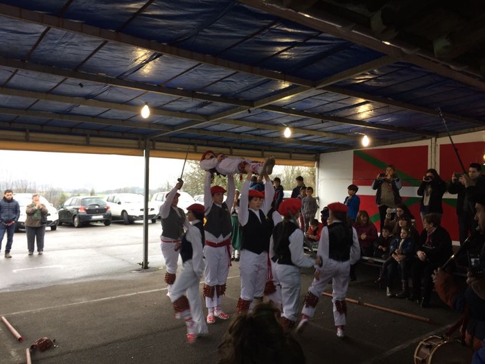 "Hemen dago dantzari berrien belaunaldia" - 2