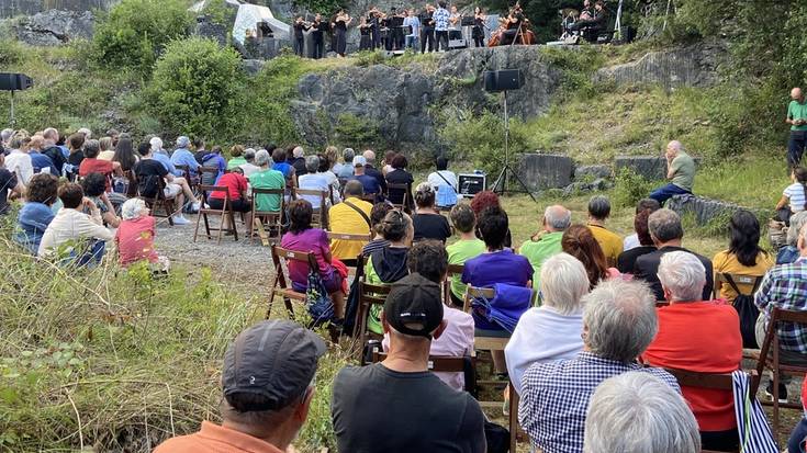 [ARGAZKI GALERIA] Urmugaren kontzertu magikoa Mañariko Angurreta arte espazioan