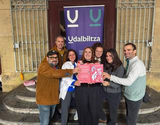 Geuretik Sortuak proiektuaren 'Zazpikiak bat' komiki bilduman parte hartu dute Aiartzaguenak eta Egiak