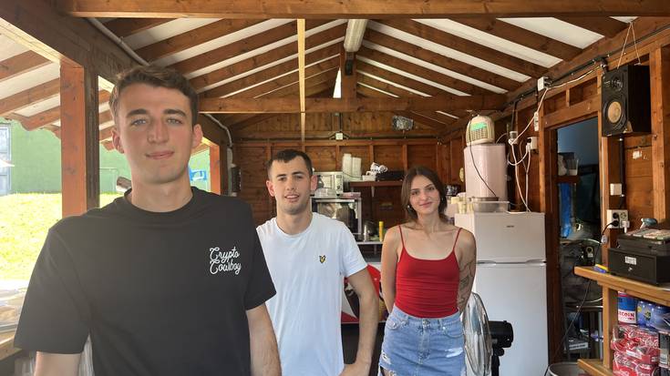 "Ikasteko aukera bat da taberna eramatea"
