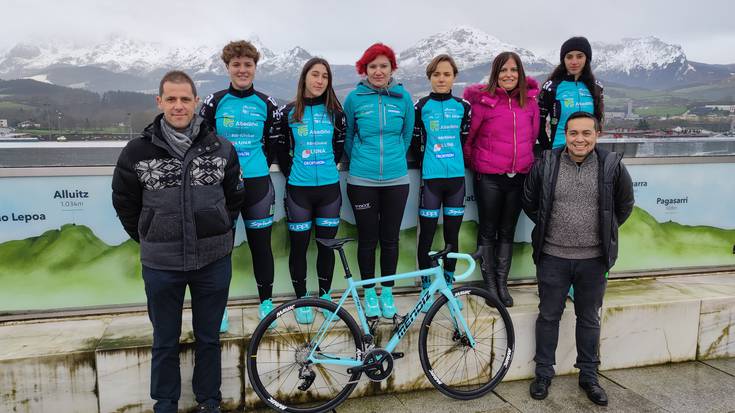 23 urtez azpiko Abadiño Cycling Academia talde berria aurkeztu dute