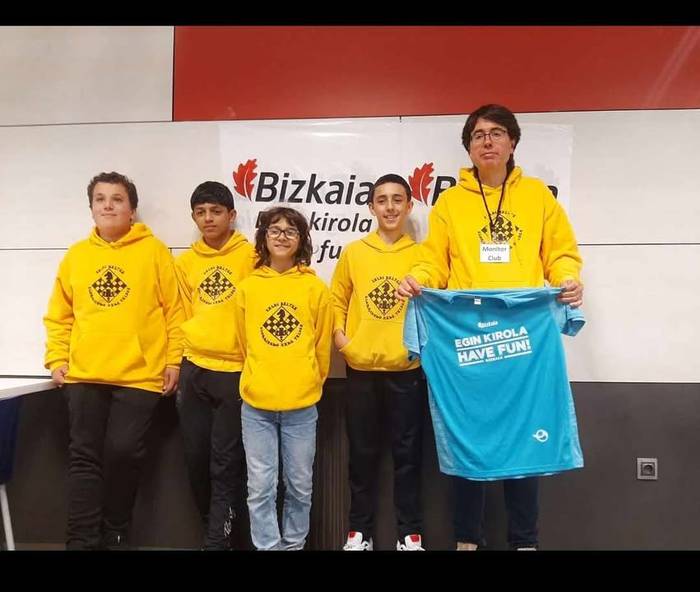 Elorrioko Xake Eskolako umeak Euskadiko finalera sailkatu dira