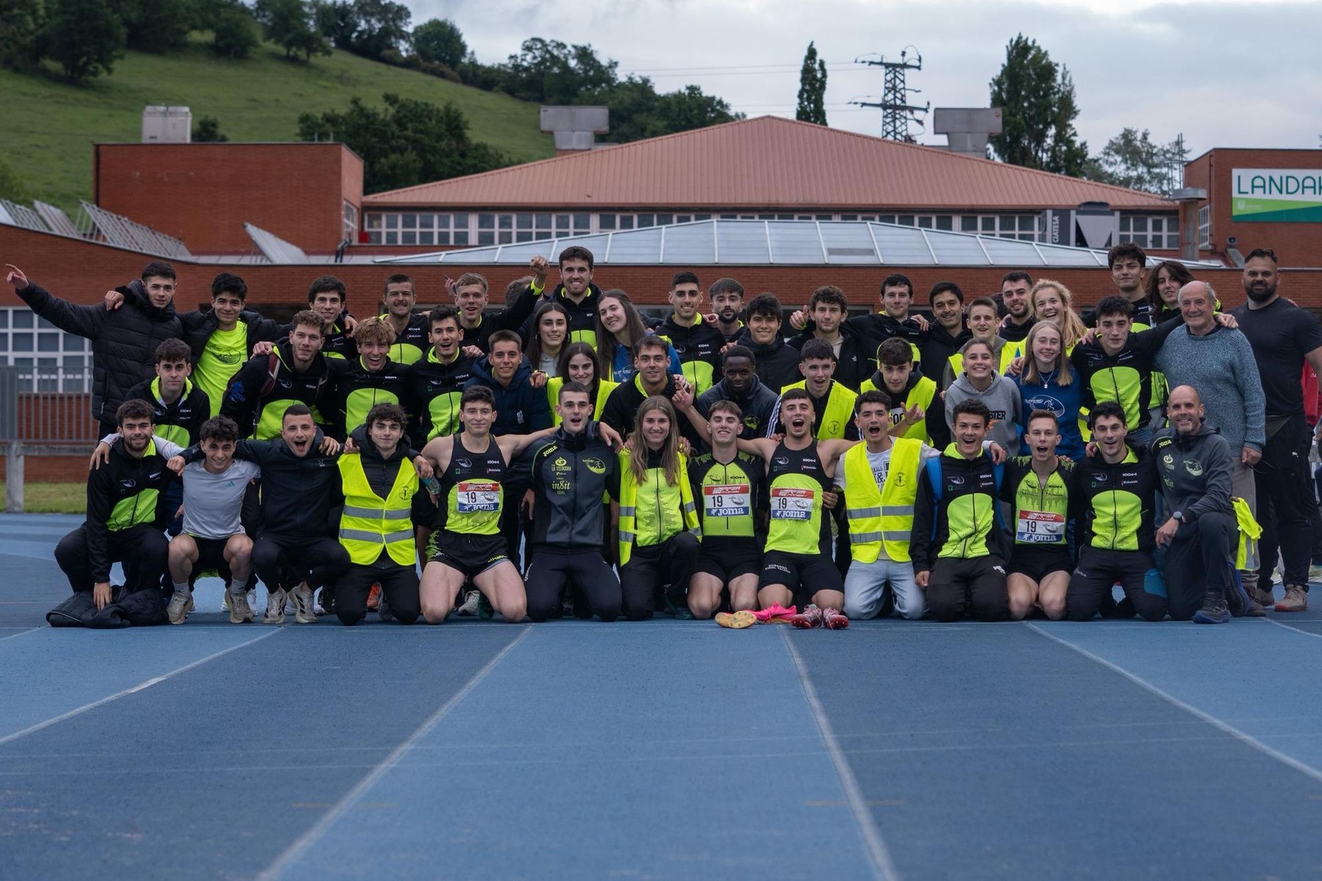 DKT eta Bidezabal atletismoko Lehen Mailari eusteko borrokan dabiltza