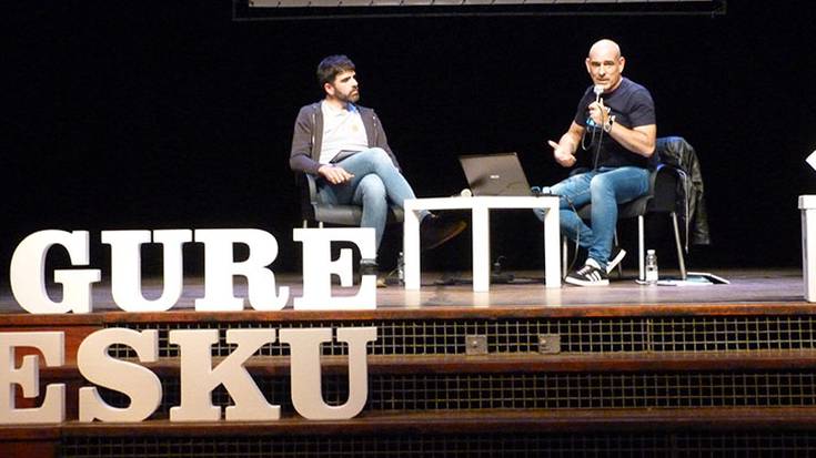 Erreferenduma buruan, sinadura bilketa  erraldoi bat egitea proposatu du Gure Eskuk
