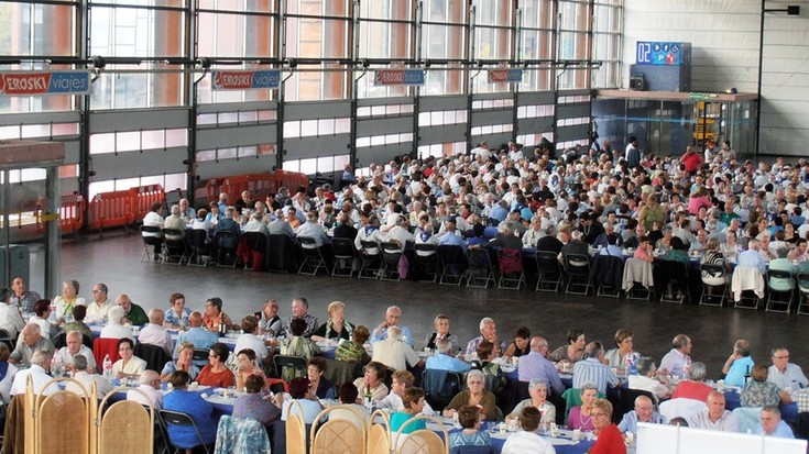 Sanfaustoetako adinekoen bazkarian izena emateko epea, zabalik