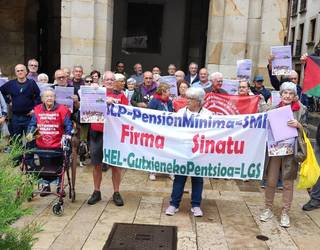 Zortzi urte "pentsio duin eta publikoak" kalean defendatzen