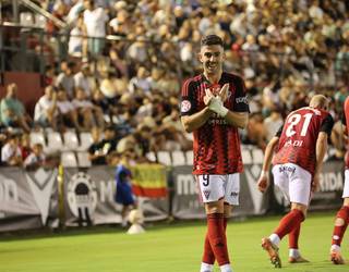 Iker Unzueta, lau gol bi partidutan eta gero eta ezagunagoa den ospakizuna