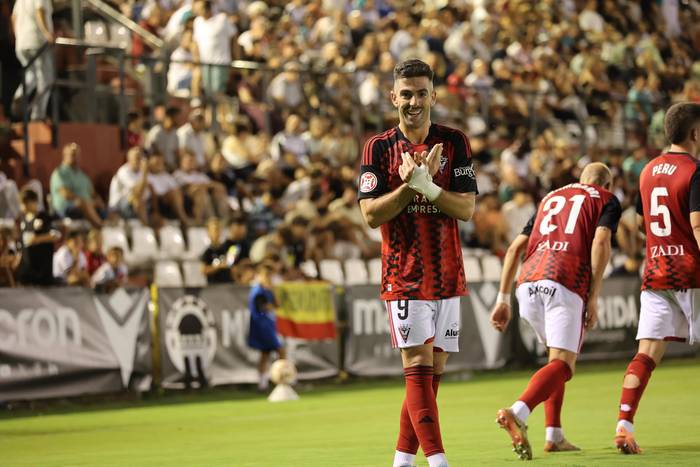 Iker Unzueta, lau gol bi partidutan eta gero eta ezagunagoa den ospakizuna