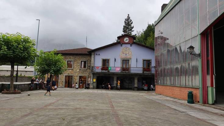 Jaietako kartelik onenak 350 euro irabaziko ditu Izurtzan