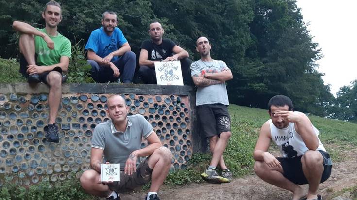 “Punk ikutuak ditugu, baina, egia esateko, ez dakigu zein estilo konkretu dugun”