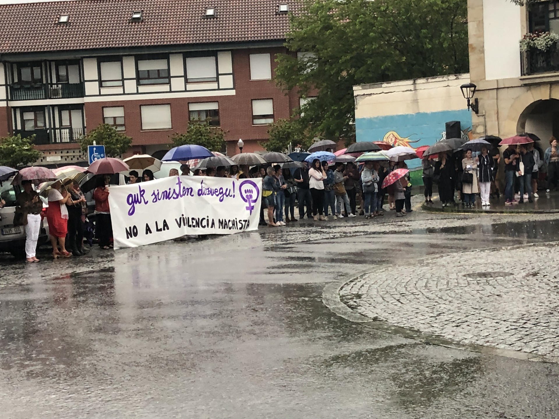 “Ez da bide erraza izan, baina biolentzia jasaten dutenak, salatzera animatzen ditugu”