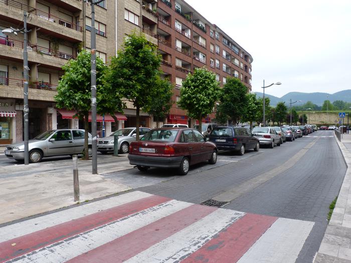 Iurretarrek erdigunean aparkatu ahal izateko aldaketak planteatuko ditu udalak