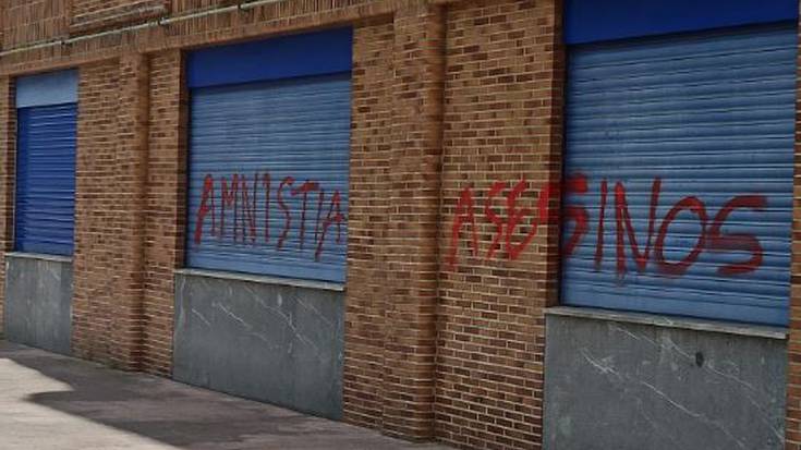Durangoko Udalak "argi eta garbi" dio PSE-EEren egoitzaren aurkako pintaketak "lekuz kanpo" daudela