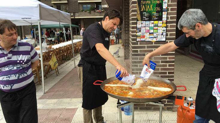 [EGITARAUA]: Bits jaia, puzgarriak eta paella lehiaketa Muruetatorreko jaietan