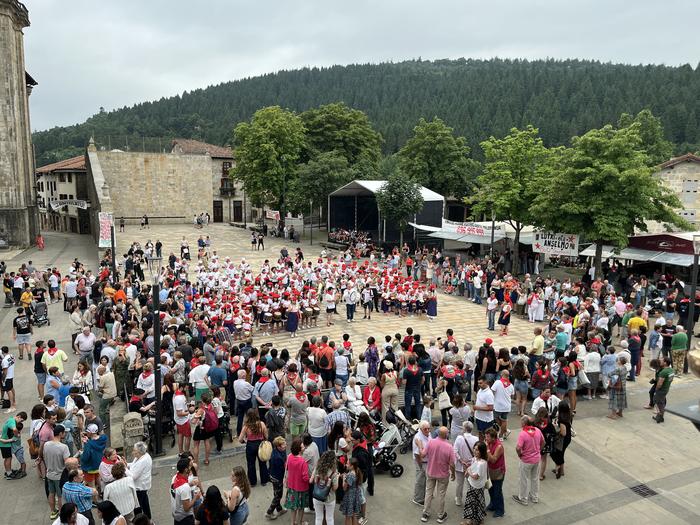 Santamaña jaien egun handia ospatuko dute gaur Otxandion