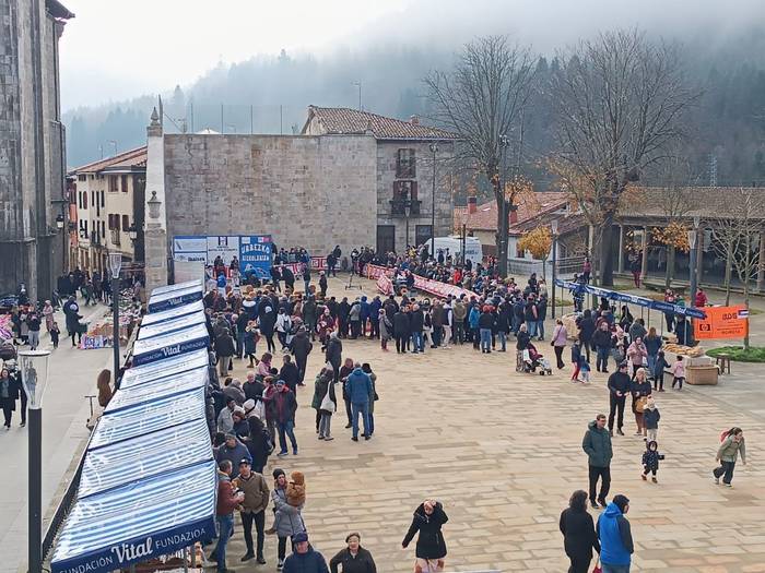 Ekoizle eta sortzaileen azoka egingo dute domekan Otxandion