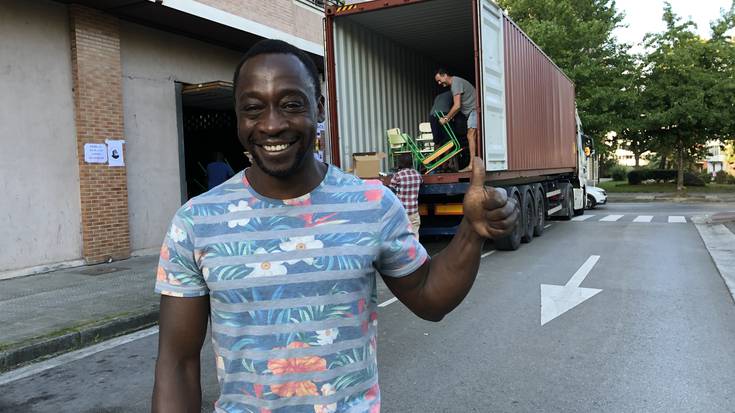 “Senegalen eskolak sortuta, hango gazteei hezkuntzarako aukerak eskaini gura dizkiet”