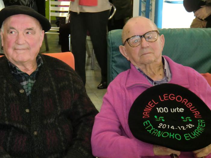 100 urte bete dituen Daniel Legorburu omendu dute