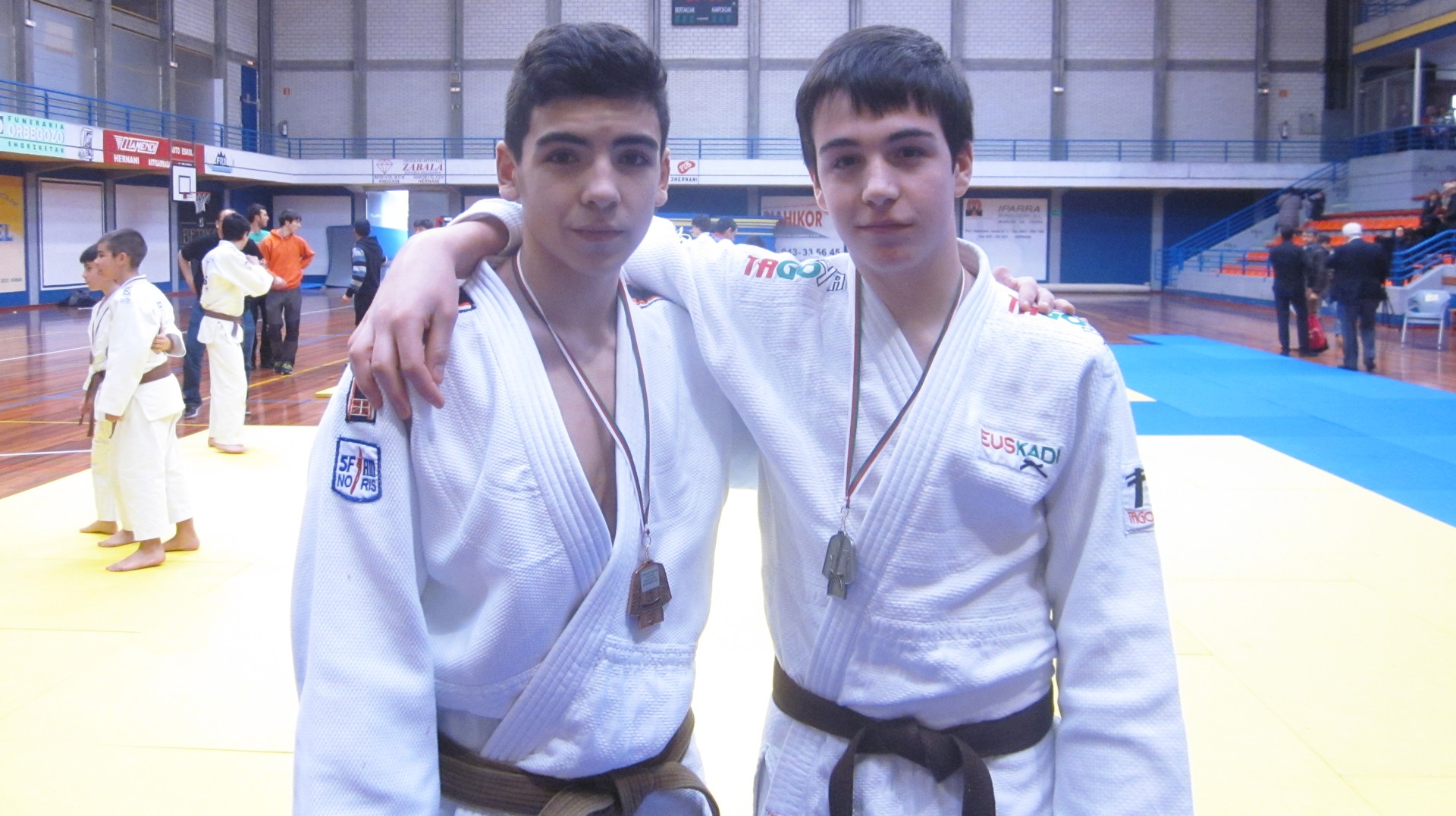 Carballok zilarra eta Diezek brontzea irabazi dute judoan