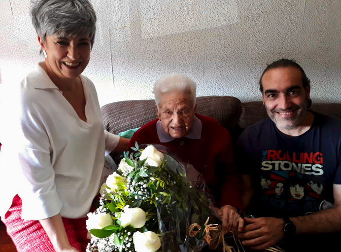 100 urte bete dituen Asuncion Iglesias Cañada omendu du Durangoko Udalak