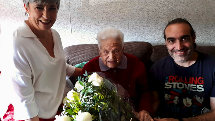 100 urte bete dituen Asuncion Iglesias Cañada omendu du Durangoko Udalak