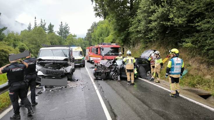 Bi istripu gertatu dira eguerdian Urkiolarako errepidean