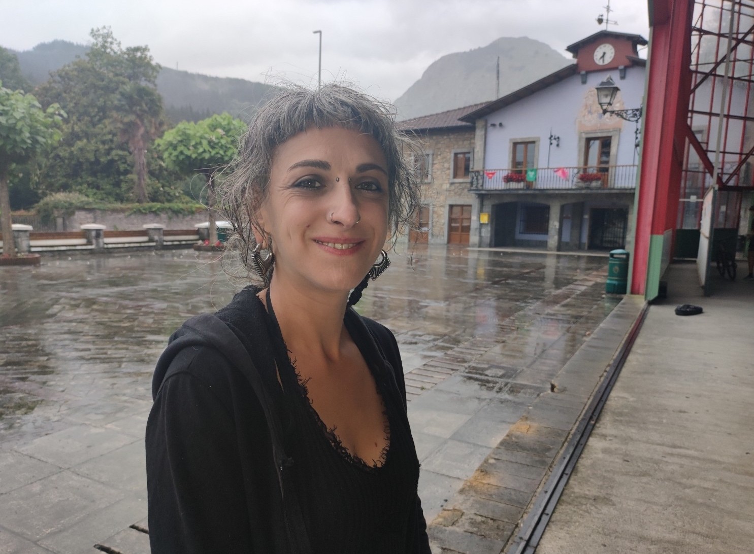 “Kartelean jaietako elementuak modu erraz eta freskoan islatzen ahalegindu naiz"