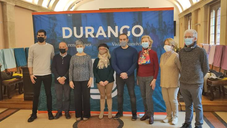 Durangoko banketxeen "adeitasuna" neurtu duen ekimena aurkeztu dute