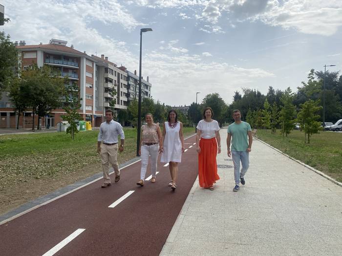 Faustebekoako bidegorri berria eta oinezkoentzako pasealekua zabaldu dituzte