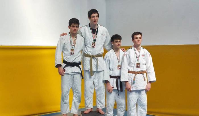 Aimar Aiartzaguena Euskadiko txapeldun geratu da judoan, junior mailan