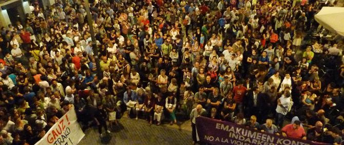 Ehunka lagun batu dira Durangon zapatuko sexu erasoa salatzeko
