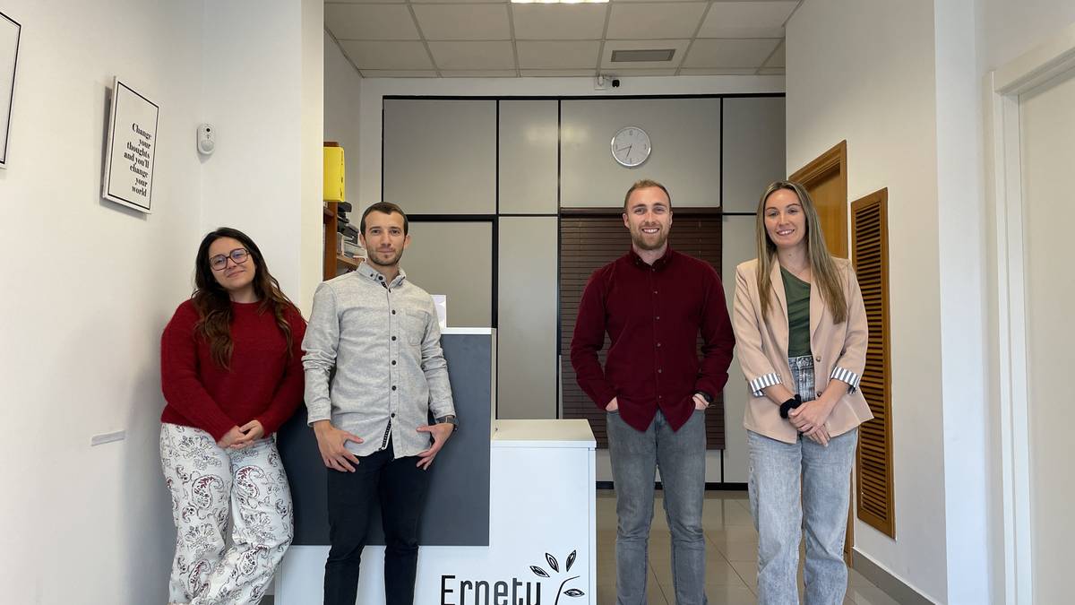 "Laguntza eskatzea autozaintzaren  eta ausardiaren adierazgarri da"