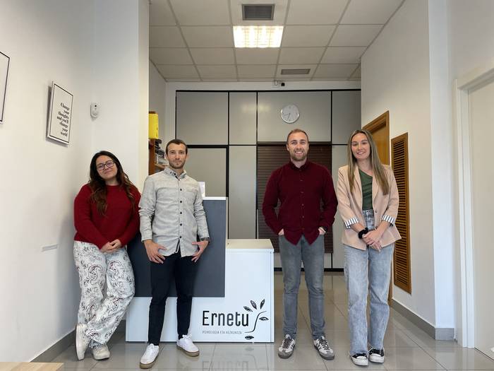 "Laguntza eskatzea autozaintzaren  eta ausardiaren adierazgarri da"