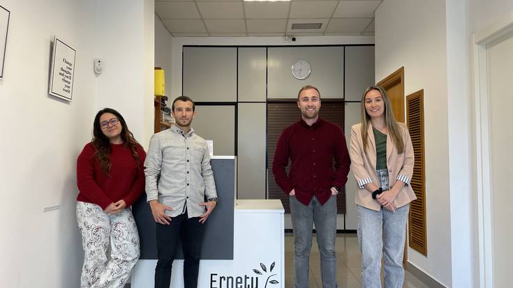 "Laguntza eskatzea autozaintzaren  eta ausardiaren adierazgarri da"