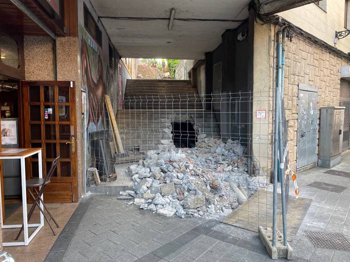 Larrabide eta Karmen kaleen arteko lotunea urbanizatzeko lanak hasi dituzte