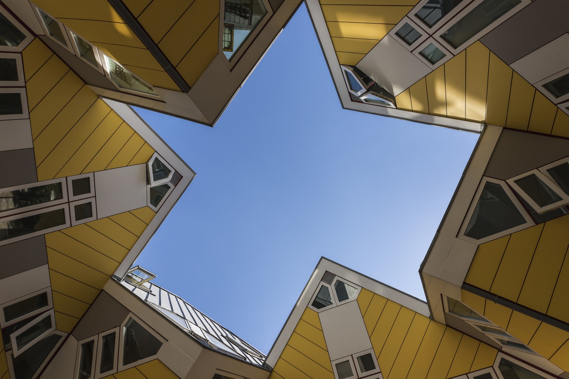 'Arkitektura' argazki erakusketa kolektiboa ikusgai dago Zornotzako Zelaieta zentroan