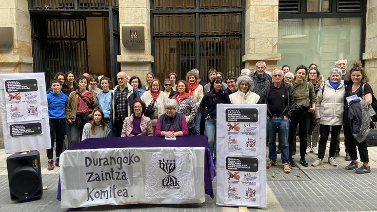 Durangoko Zaintza Komiteak "ardurak hartzea" eskatu dio udalari