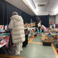 Elkartasun Azokarako materiala batzen hasi dira Iurretan