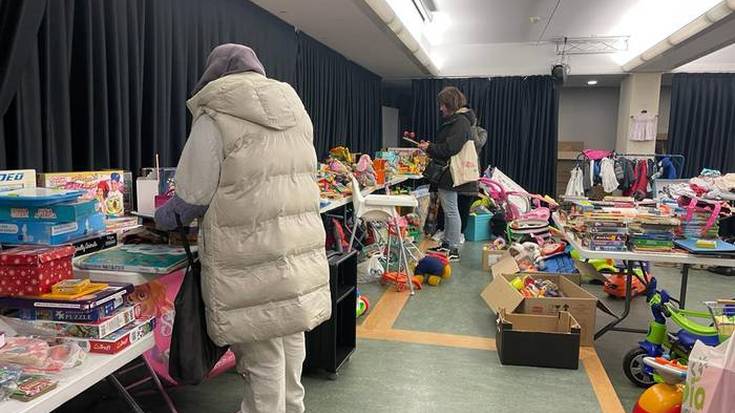 Elkartasun Azokarako materiala batzen hasi dira Iurretan